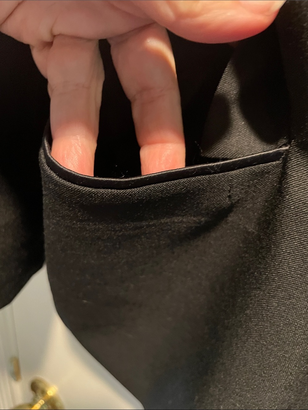 Oscar de la Renta Black Satin Notch Lapel Tuxedo Jacket - Picture 5 of 16